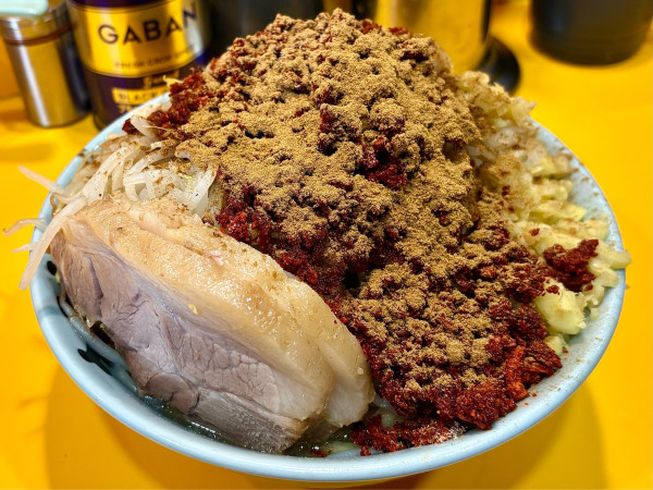 「限定 NaCl × J村ドクロ ヤサイ アブラ しょうが×2 お」@ラーメン二郎 八王子野猿街道店2の写真