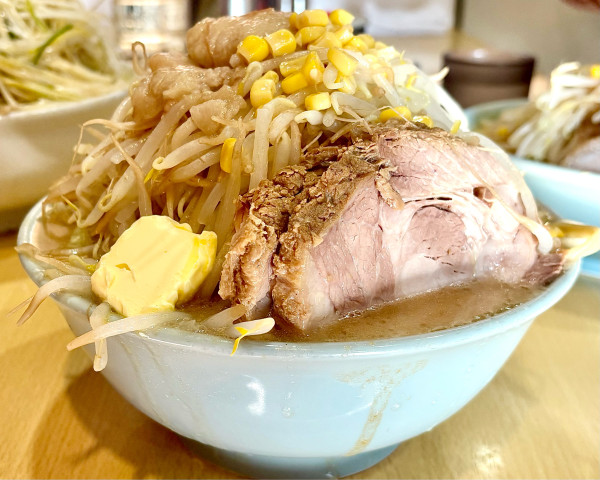 「限定 みそまろ ヤサイマシマシ アブラマシマシ バター」@ラーメン二郎 八王子野猿街道店2の写真