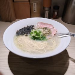 牡蠣塩ラーメン¥900