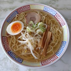 ラーメン中650円