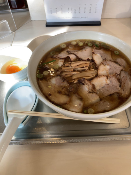 「チャーシュー麺＋生卵　1640円」@永福町大勝軒の写真