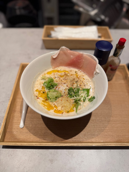 「濃厚豚骨カルボナーラ麺」@伊太そばの写真