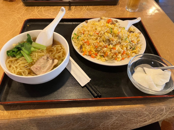 「炒飯＋半ラーメン」@吉祥菜館の写真