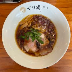 黒トリュフ香る醤油そば(900円)