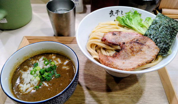 「【限定】濃厚煮干しカレーつけ麺(大)」@煮干しつけ麺 宮元の写真