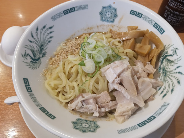 「汁なしラーメン+温玉（¥640）」@日高屋 荻窪北口店の写真