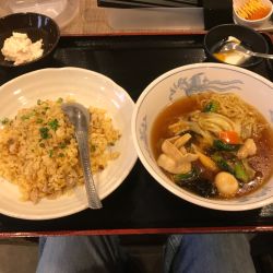 五目あんかけ麺と五目チャーハンのセット 1250円