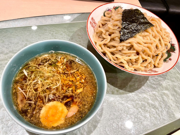 「特製極太手揉みつけそば＋ビール」@らぁ麺 花萌葱の写真