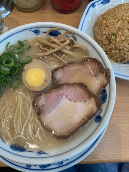 「らあめん、ヤキメシ」@らあめん 渋谷三丁目の写真