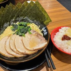 ラーメン＋チャーシュー＋のり＋ライス