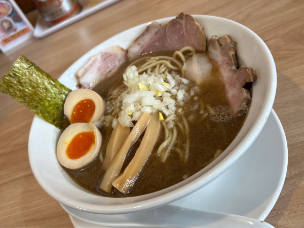 「煮干そば＋味付玉子」@煮干そば とみ田の写真