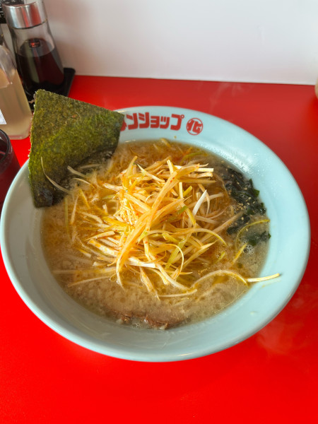「ネギラーメン　中盛」@ラーメンショップ〇化 多古店の写真