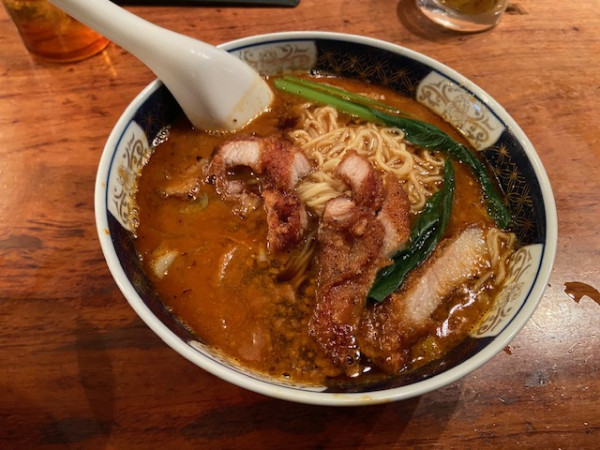 「排骨担々麺＋サービスライス」@支那麺 はしご 銀座本店の写真