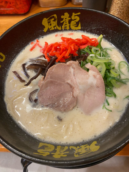 「豚骨ラーメン800」@博多風龍 秋葉原2号店の写真