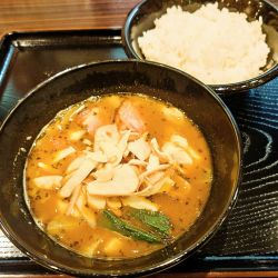 厚切りベーコンとスモークチーズのスープカレー
