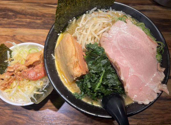 「太麺野菜3点盛1180円+角煮300円+ミニねぎ飯150円」@豚骨醤油らーめん 誠屋 八幡山本店の写真