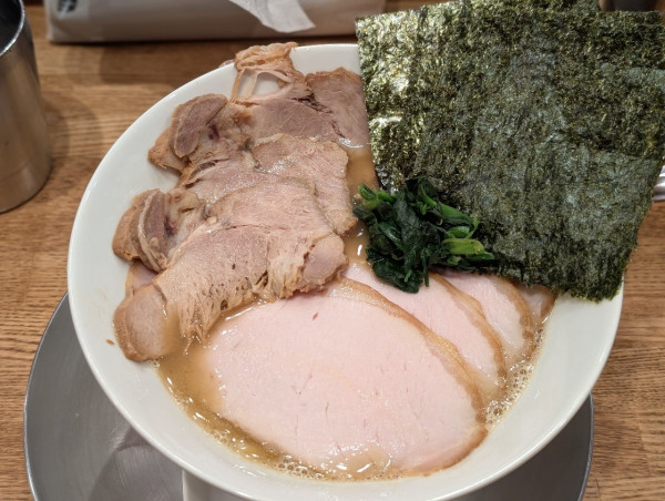 「なま醤油とんこつ」@なま醤油とんこつ フルスイングの写真