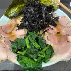 チャーシュー麺 +ほうれん草 +岩海苔 +土鍋ご飯にコマチャ
