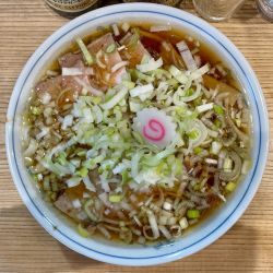 サッポロ赤星２本＋つまみ皿２枚→ チャーシューメン 葱多め