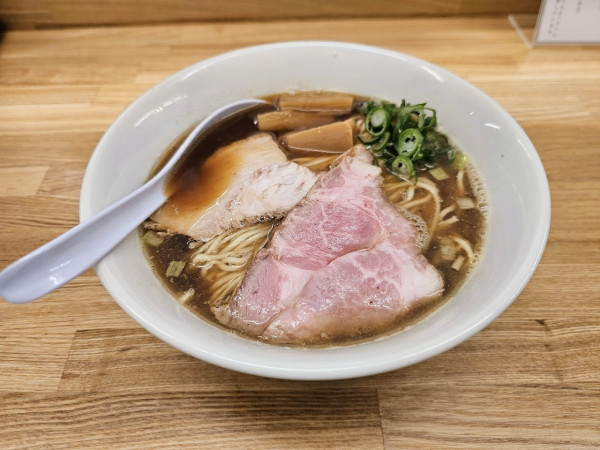 「煮干し醤油ラーメン」@ラーメン いいかおの写真