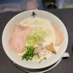 鶏白湯ラーメン1000円
