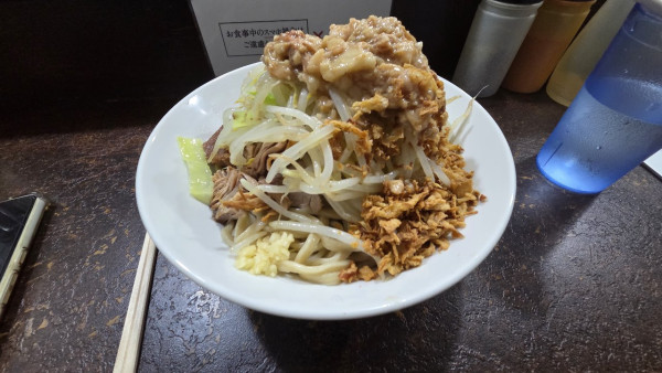 「しお汁なし1150円麺200g+豚1枚150円」@ぶたけん。の写真