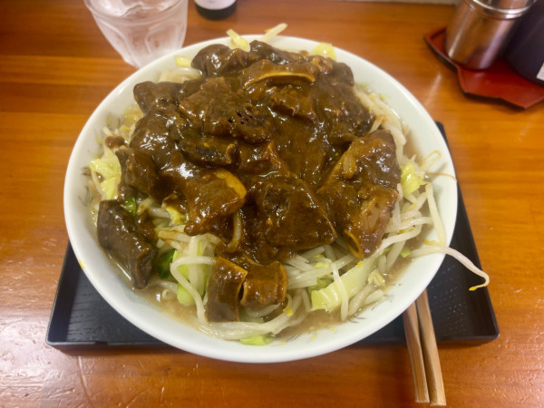 「辛みそもつカレー1,200円」@ラーメンあや 2号店の写真
