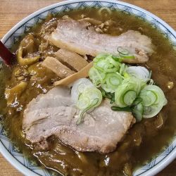 カレー中華そば　980円