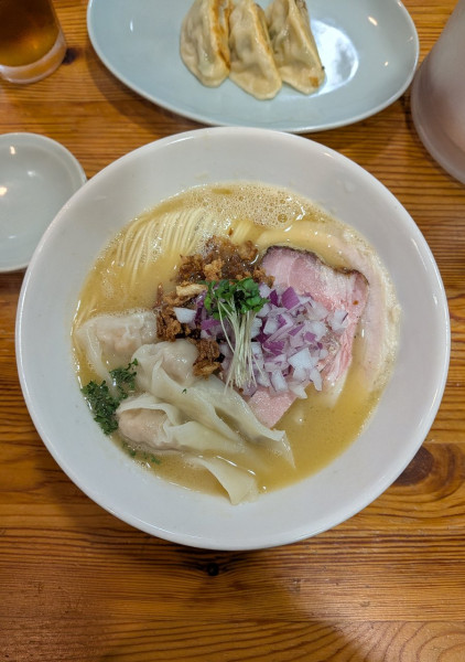 「［限定］濃厚鶏そば+海老わんたん3ヶ+餃子3ヶ」@アメノオトの写真