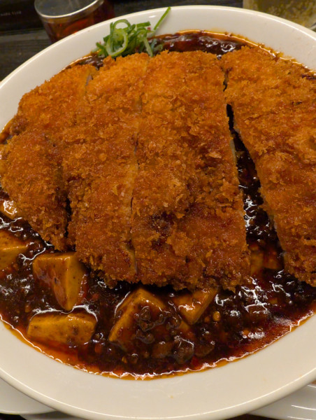 「チキンカツ麻婆麺」@麻婆倶楽部 肥後橋店の写真