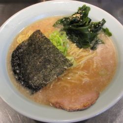 ラーメン(並)(750円)