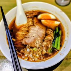 スパイシーそば 800円 焼豚 150円