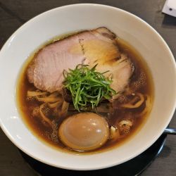 味玉らぁめん（手揉み平打ち麺変更） 980＋100円