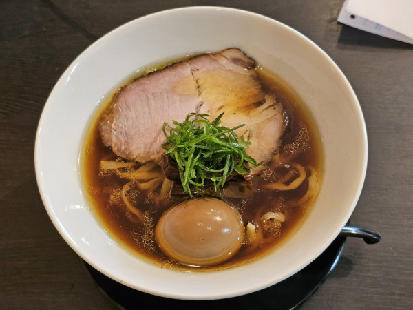 「味玉らぁめん（手揉み平打ち麺変更） 980＋100円」@麺や いち福の写真