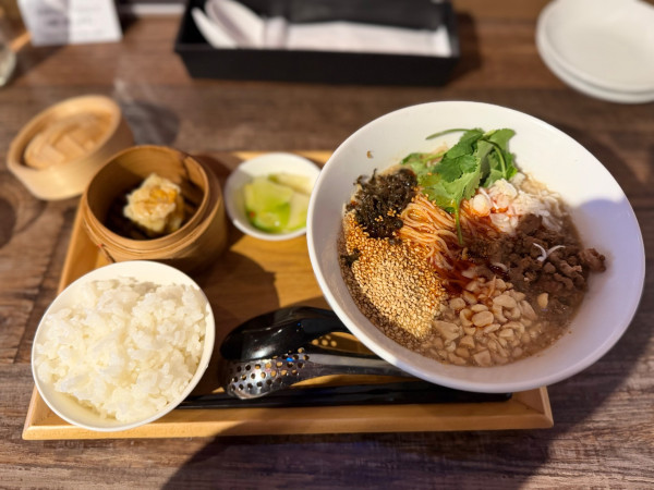 「ハオスイ担々麺セット(中辛) 1000円」@中華旬菜 ハオスイの写真