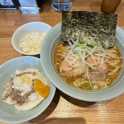 豚骨醤油大（280g）玉ねぎ､ライス150g