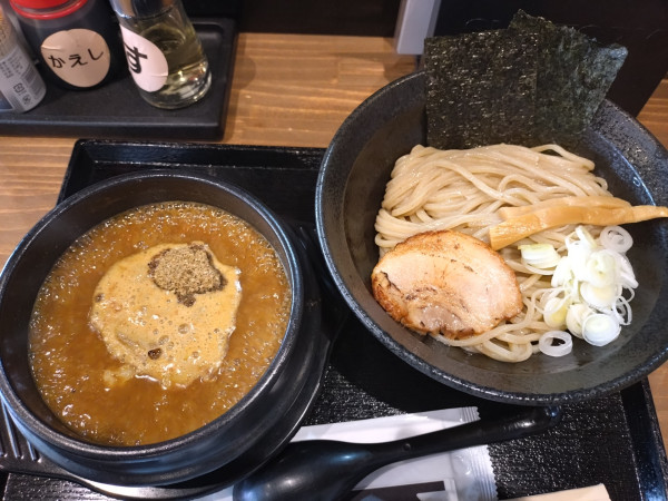 「【期間限定】牛もつ煮込みカレーつけ麺 ¥1200」@darumaの写真