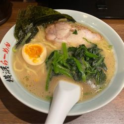ラーメン(醤油・麺固め)900円