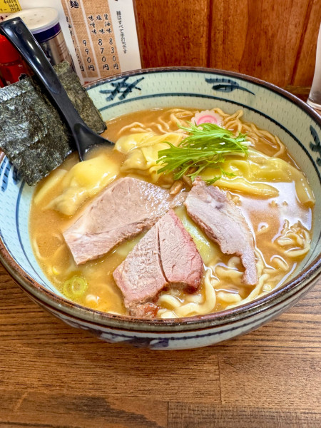 「手打ち味噌ワンタン」@手打ち中華そば 凌駕の写真