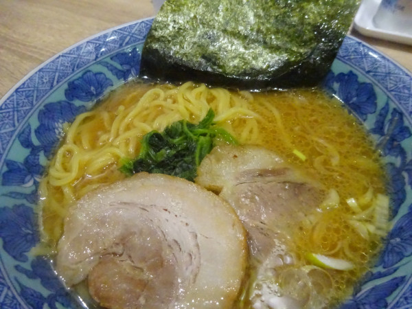 「こってりラーメン　900円」@湘南ラーメン さんかくの写真