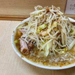 大ラーメン(1100円)/豚3枚(200円)