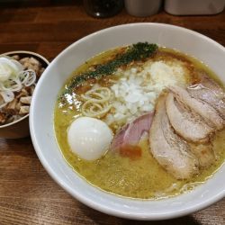 味玉G・G・T 1050円 ルーローチャーシュー丼400円