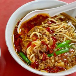 台湾ラーメン(820円) / ミニ・チャーハン(400円)