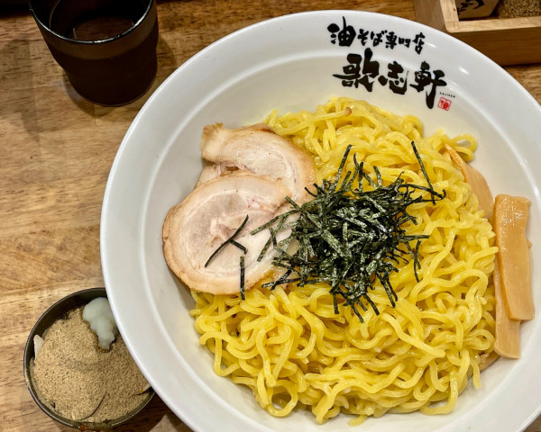 「油そば どら盛り/1up/1up/1up/1up/半熟玉子」@油そば専門店 歌志軒 大曽根駅前店の写真