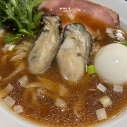 三陸産牡蠣の醤油Ramen+味玉(1810円)