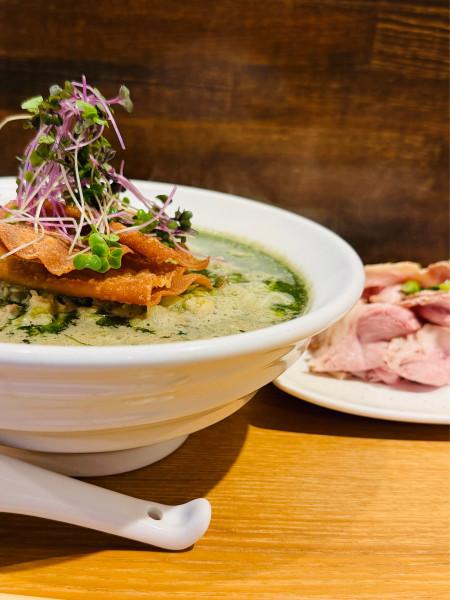 「ニラ餃子煮干ソバ」@NIBOSHIMANIAの写真