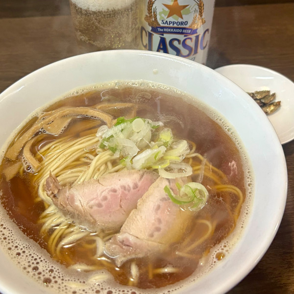 「煮干し正油＋缶ビール」@ラーメン木曜日の写真