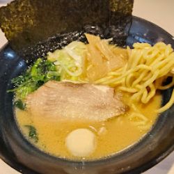 醬油豚骨ラーメン(並)(920)