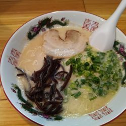 博多豚骨ラーメン　　　750円