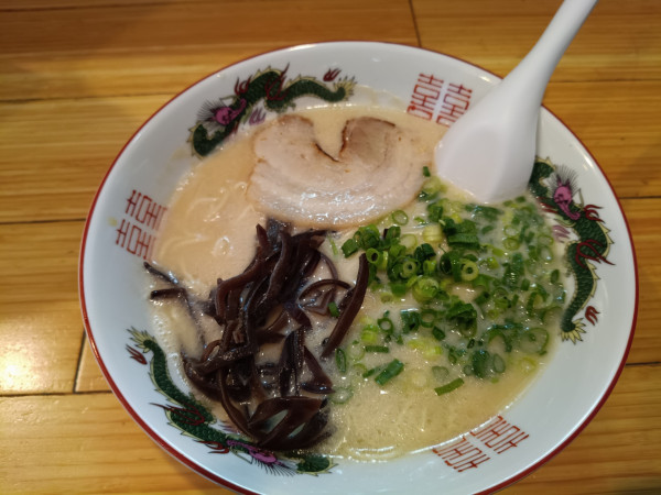 「博多豚骨ラーメン　　　750円」@コハクノトキの写真